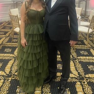 Hunter green tulle gown size 6